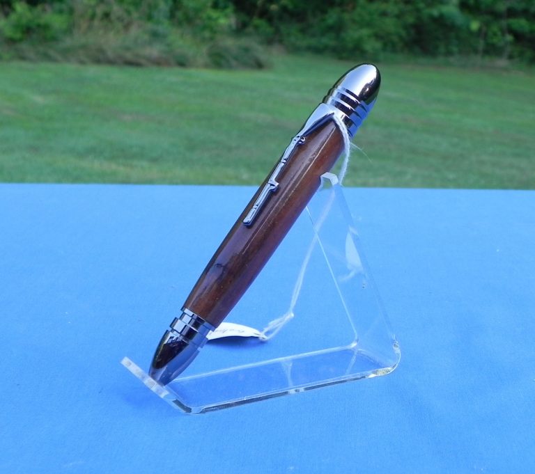 Civil War pen that has both calibers used in the war, the body is walnut. The finish is gunmetal.