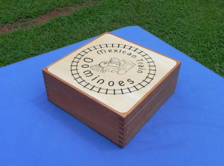 Nicely engraved lid setting off the game